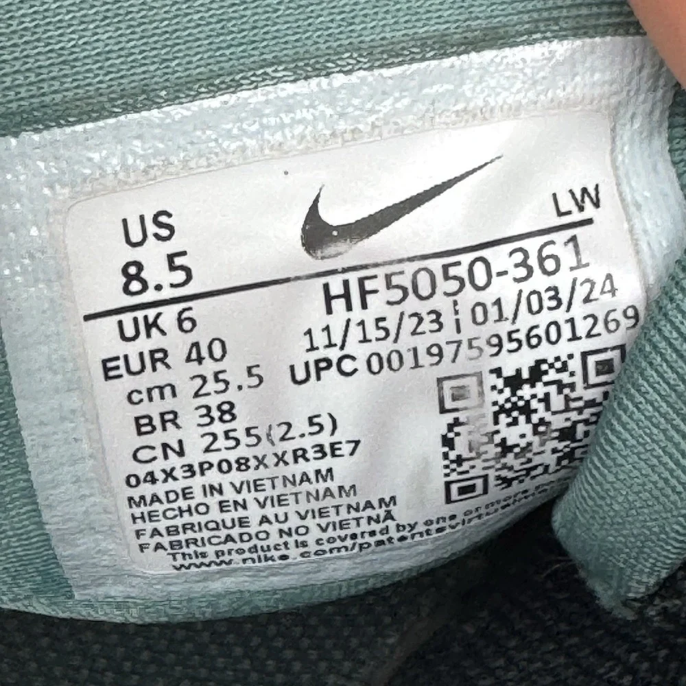 Size 8.5 - Nike V2K Run Bicoastal Vintage Green‎ W